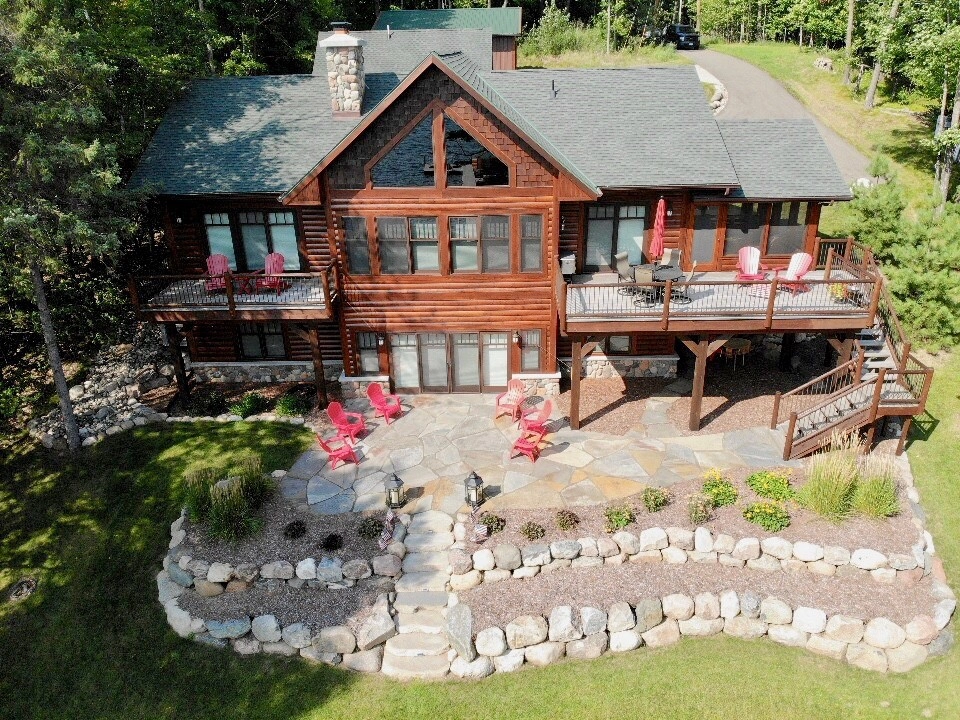 Flagstone patio, retaining wall and rain garden by Landsburg Landscape Nursery - Photo 8