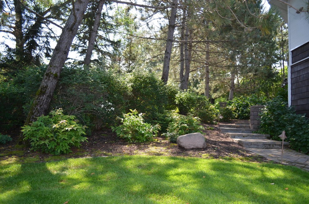 Front entries, sidewalks, paths and steps by Landsburg Landscape Nursery - Photo 12
