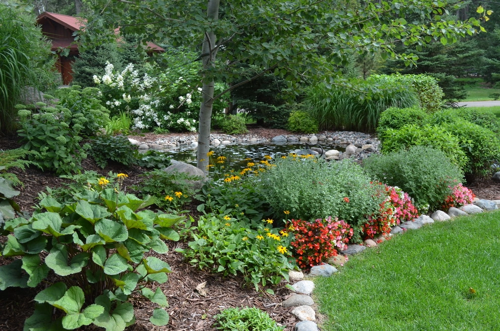 Front entries, sidewalks, paths and steps by Landsburg Landscape Nursery - Photo 15