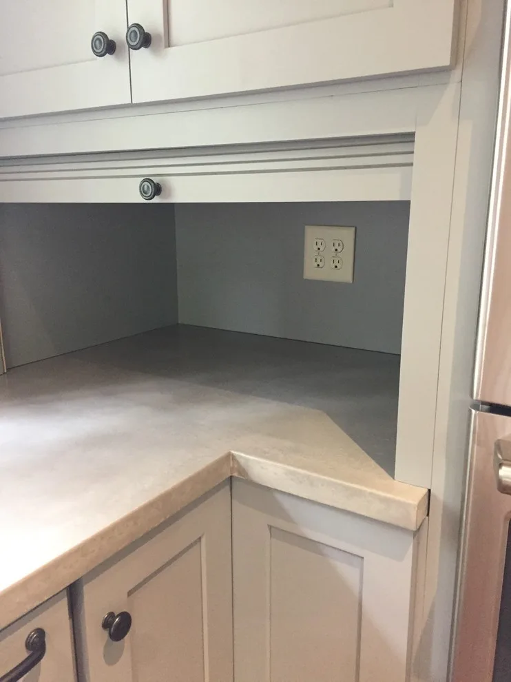Williamsburg Circle Transitional Cooking Space by Birmingham Concrete Design, Inc - Photo 11