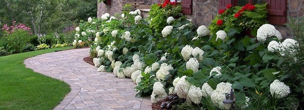 Front entries, sidewalks, paths and steps by Landsburg Landscape Nursery - Photo 43