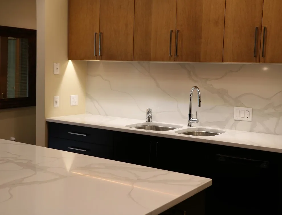 Lucca Calacatta by Gomez Granite Countertops - Photo 2