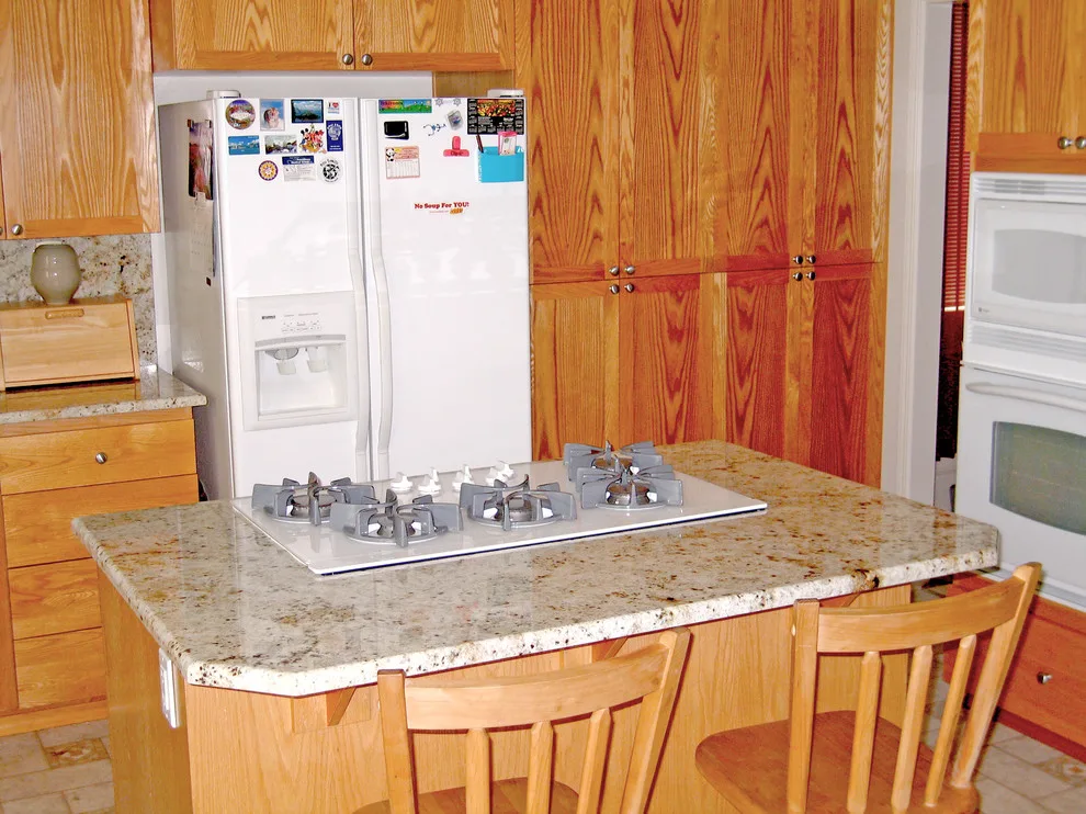 Northwest Portland Colonial Gold Granite by De La Tierra, INC - Photo 3