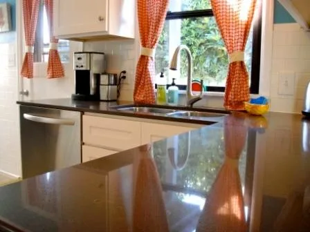 Modern Kitchen in Tacoma by Washington Marble Works - Photo 4