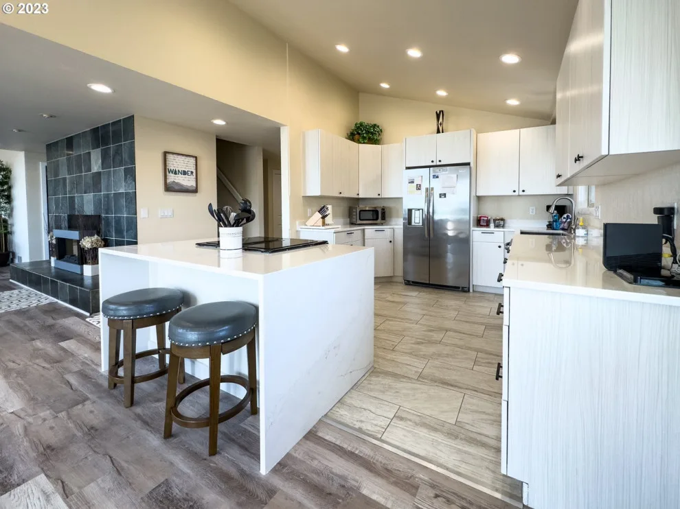 Celestial Shine by Silestone by West Coast Monument & Sign LLC - Photo 3