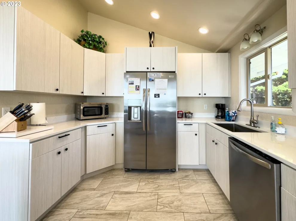 Celestial Shine by Silestone by West Coast Monument & Sign LLC - Photo 4