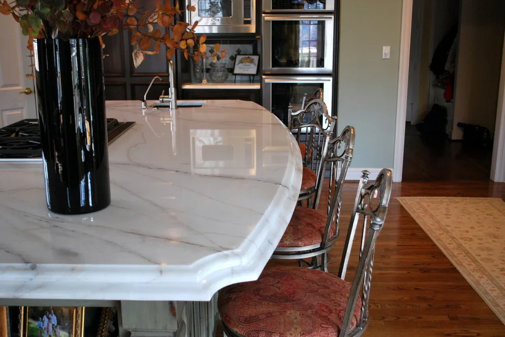 Signature Solid Surface - Photo 10