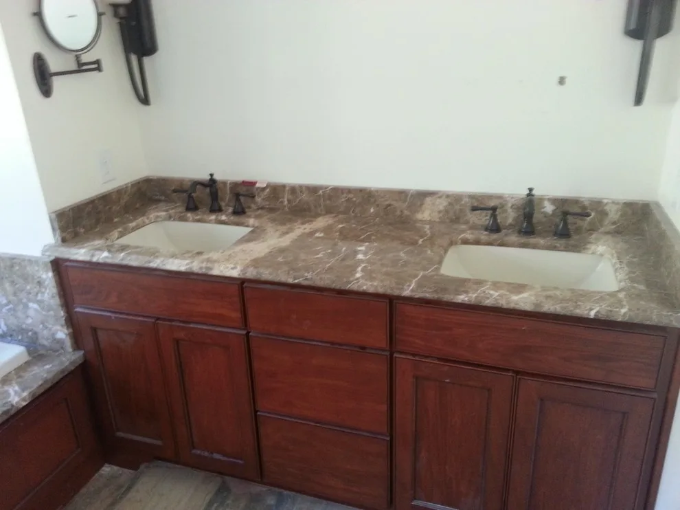 Custom Granite Interior - Photo 7
