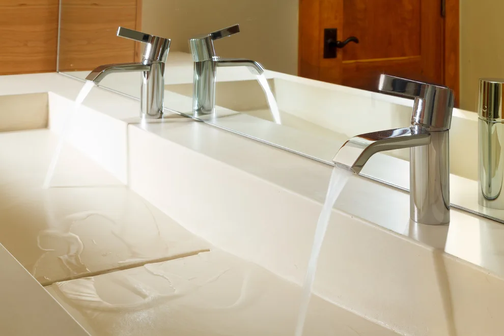 Light-Colored Concrete Basin by Molding Mud - Photo 2