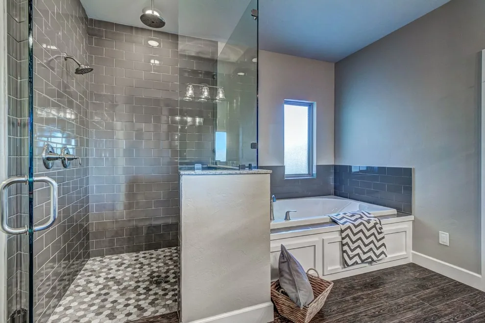 Hilltop View by Hōm Kitchen + Bath - Photo 23