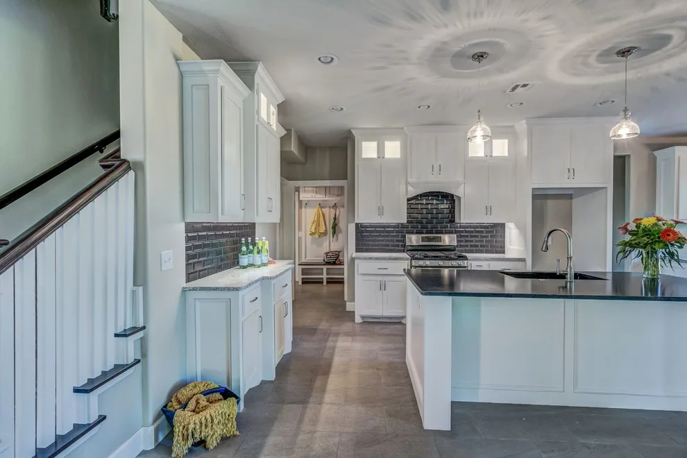 Hilltop View by Hōm Kitchen + Bath - Photo 11