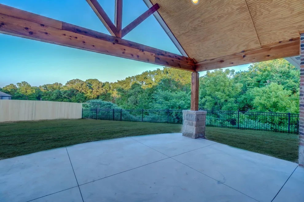 Hilltop View by Hōm Kitchen + Bath - Photo 16