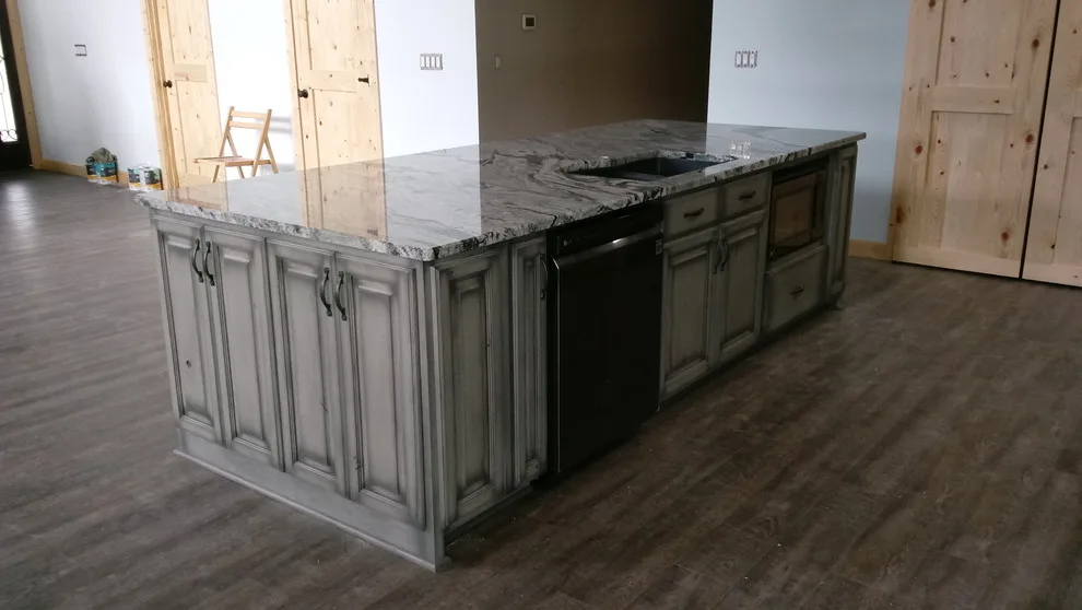 Quality Surfaces - Photo 4