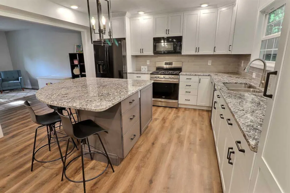 Lennon Granite - Kitchen Renovation by Momax Marble - Photo 4