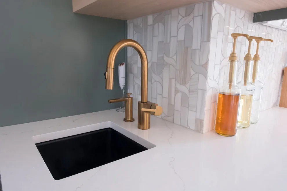 Quartz Kitchen with Marble Aesthetics by WilgusIQ - Photo 5