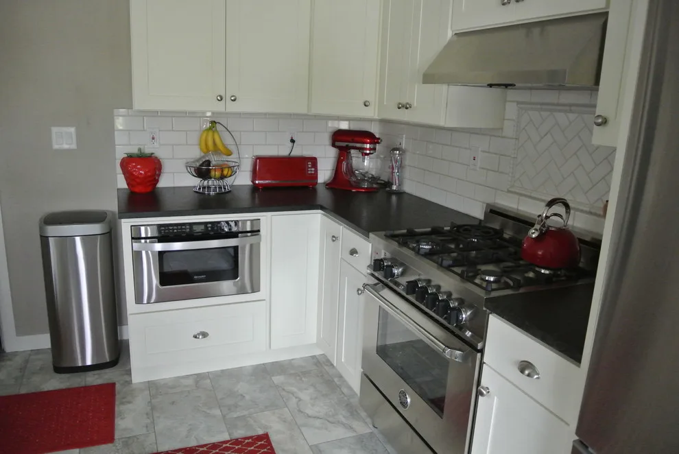 Contemporary and Classic Kitchen in Sumner by Washington Marble Works - Photo 2