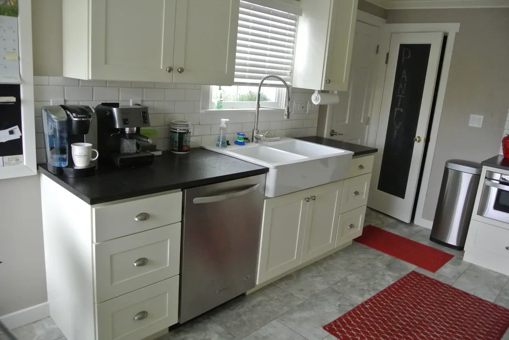 Contemporary and Classic Kitchen in Sumner by Washington Marble Works - Photo 4