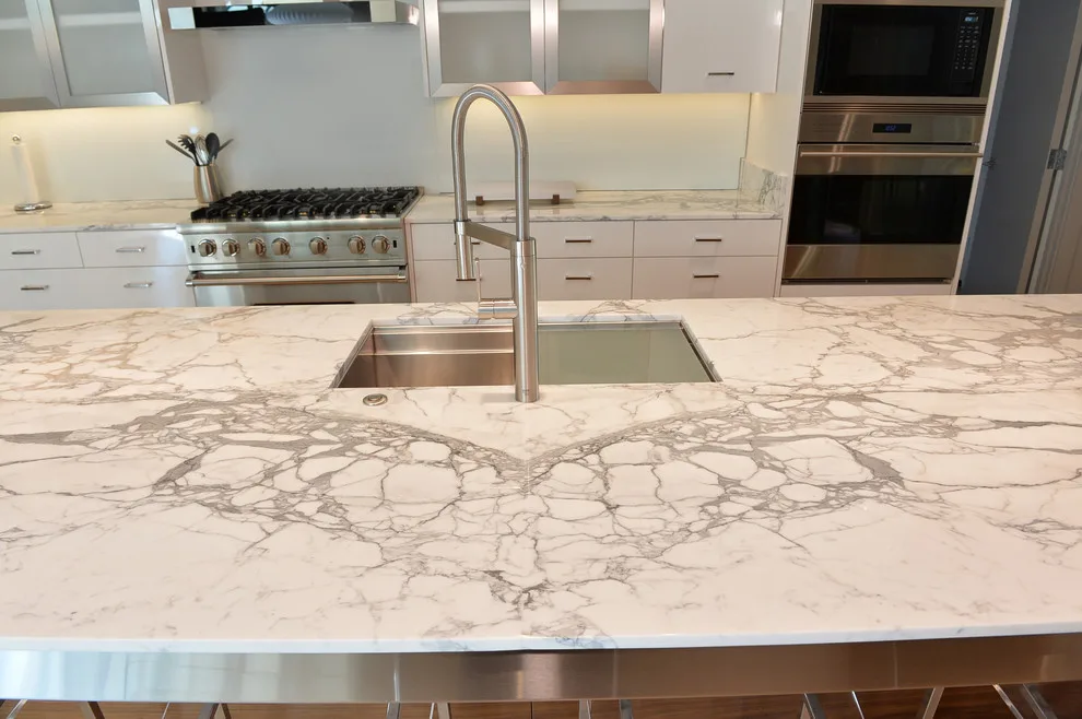 Contemporary Kitchen and Bathroom by Aria Stone Gallery - Photo 13