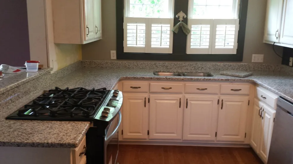 Custom Granite Interior - Photo 2