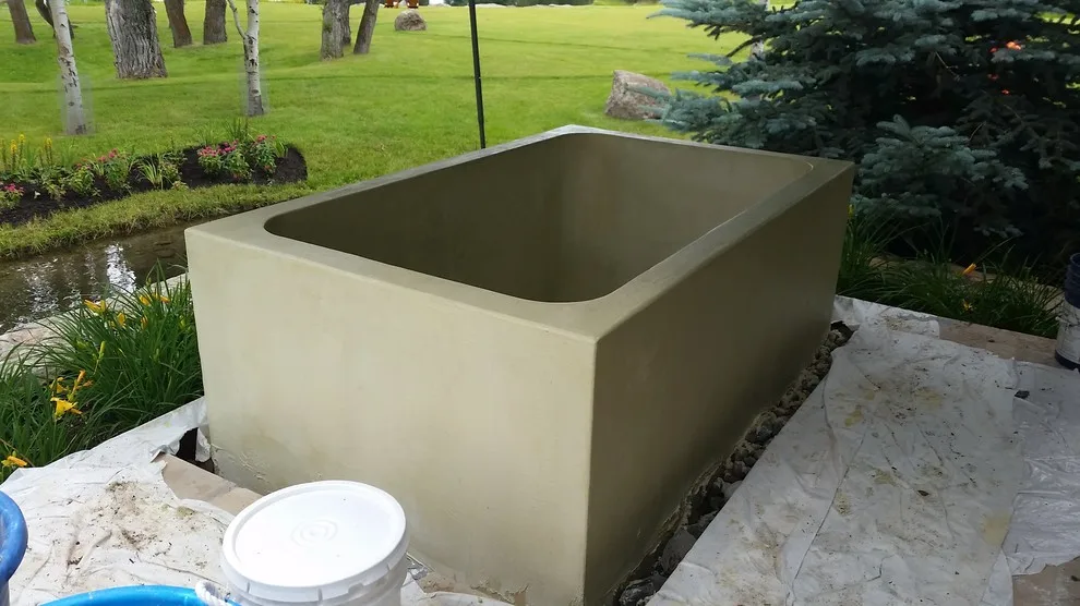 Exterior concrete basin by Molding Mud - Photo 2
