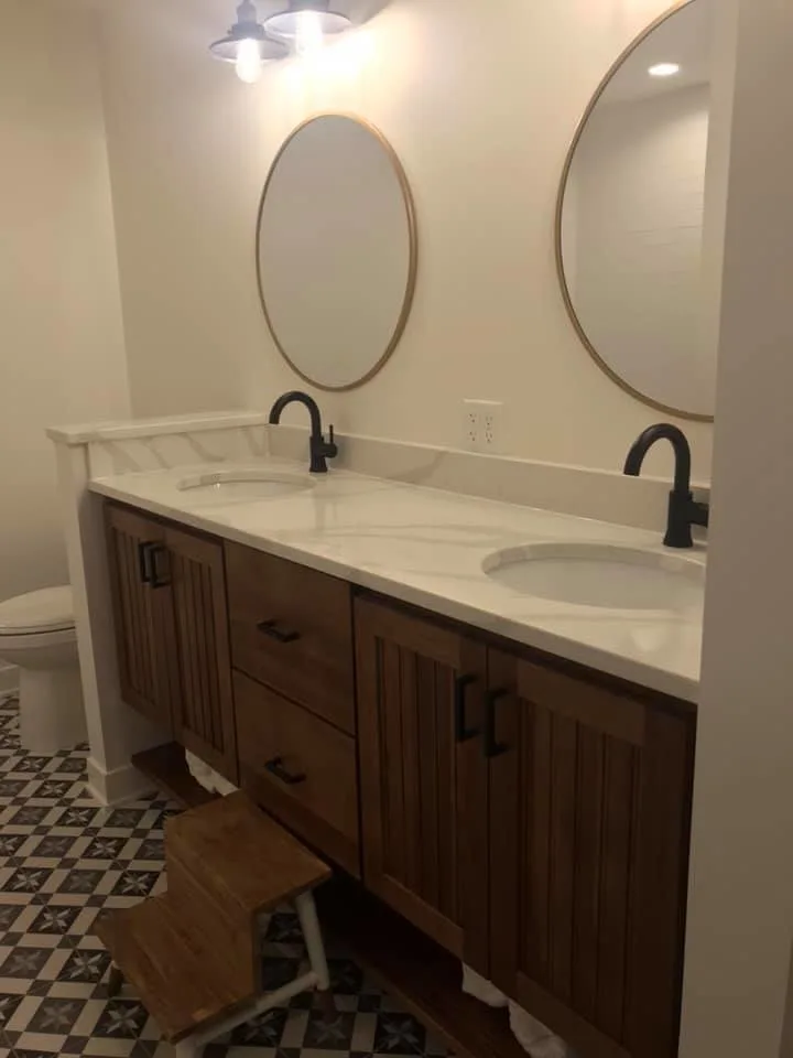 Suspended Quartz Vanity and Wall Top by Prestige Custom Stone Products, Inc. - Photo 2