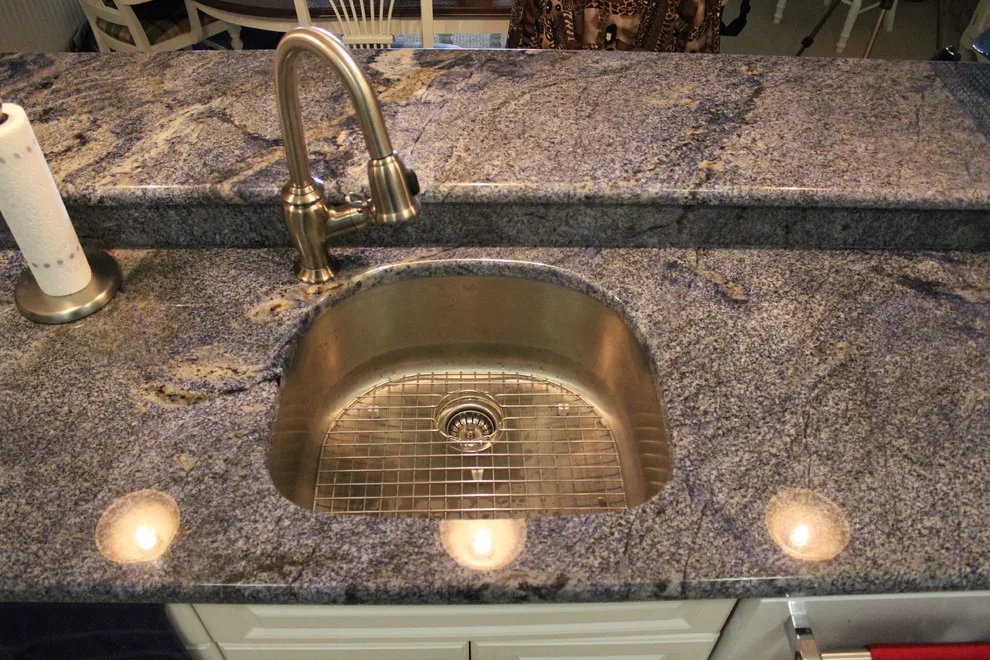 Classic Kitchen with Blue Bahia Countertops by Merlino Marble And Granite - Photo 3
