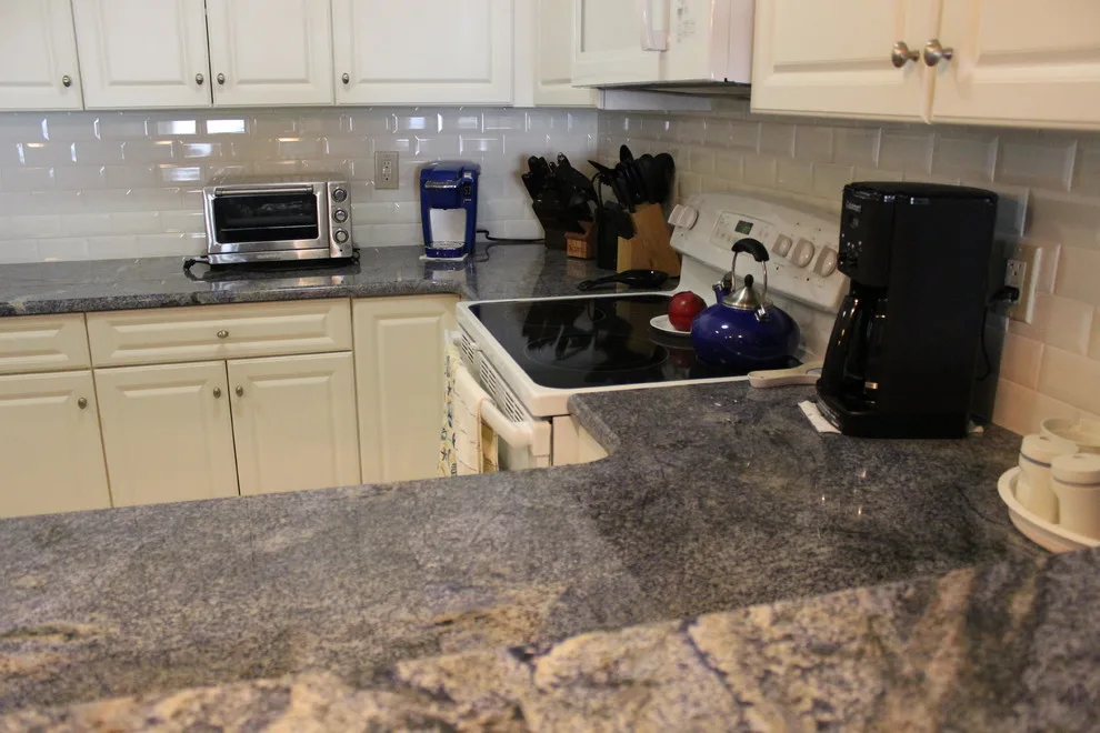 Classic Kitchen with Blue Bahia Countertops by Merlino Marble And Granite - Photo 2