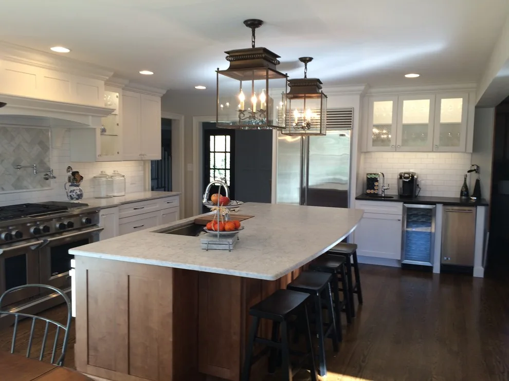 Contemporary Farmhouse - Wellborn Cabinets by Stoneworld Tn - Photo 2