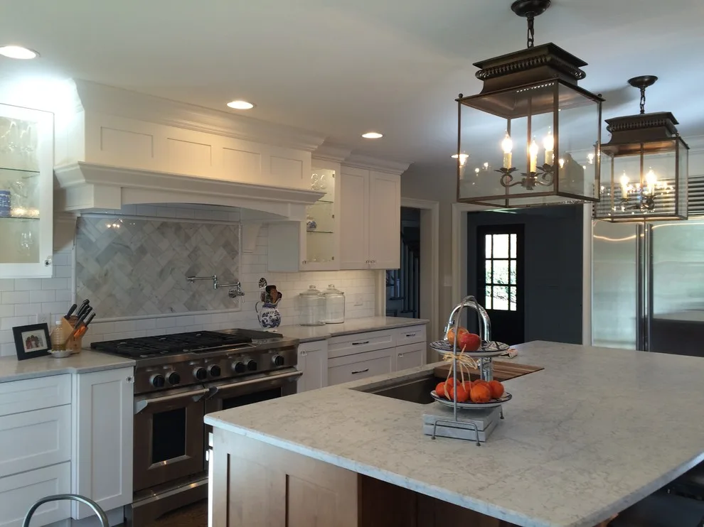 Contemporary Farmhouse - Wellborn Cabinets by Stoneworld Tn - Photo 3