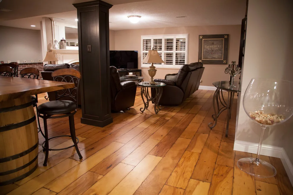 Vine Lounge by Luitjohan's Flooring America - Photo 2