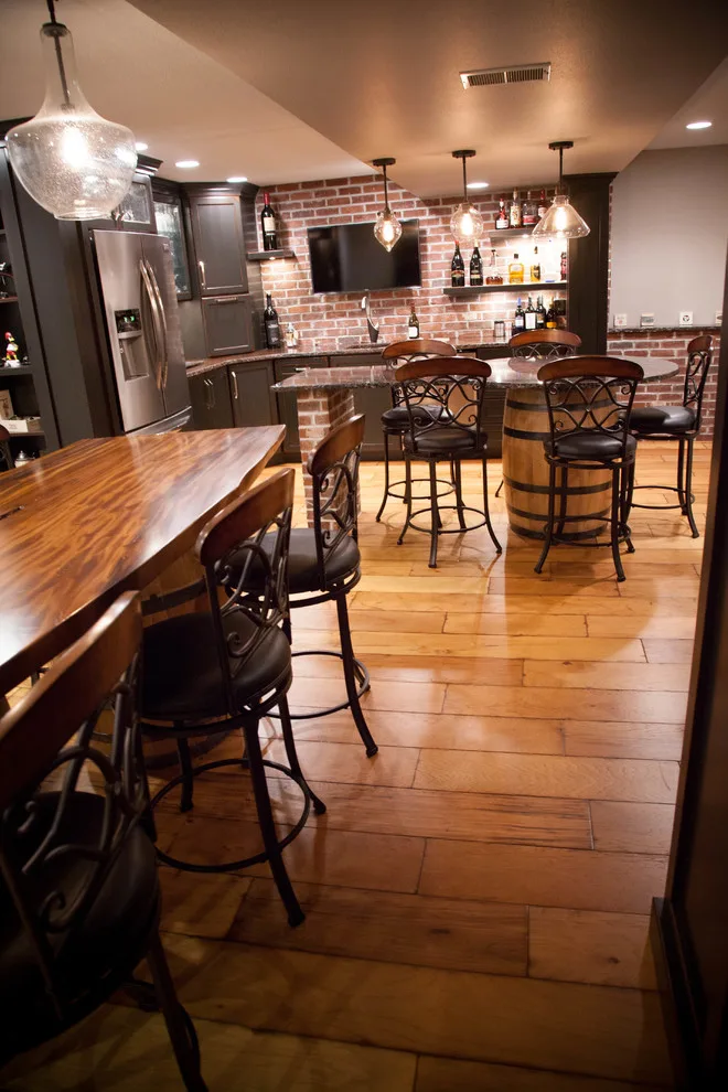 Vine Lounge by Luitjohan's Flooring America - Photo 7