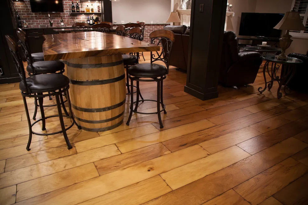 Vine Lounge by Luitjohan's Flooring America - Photo 4