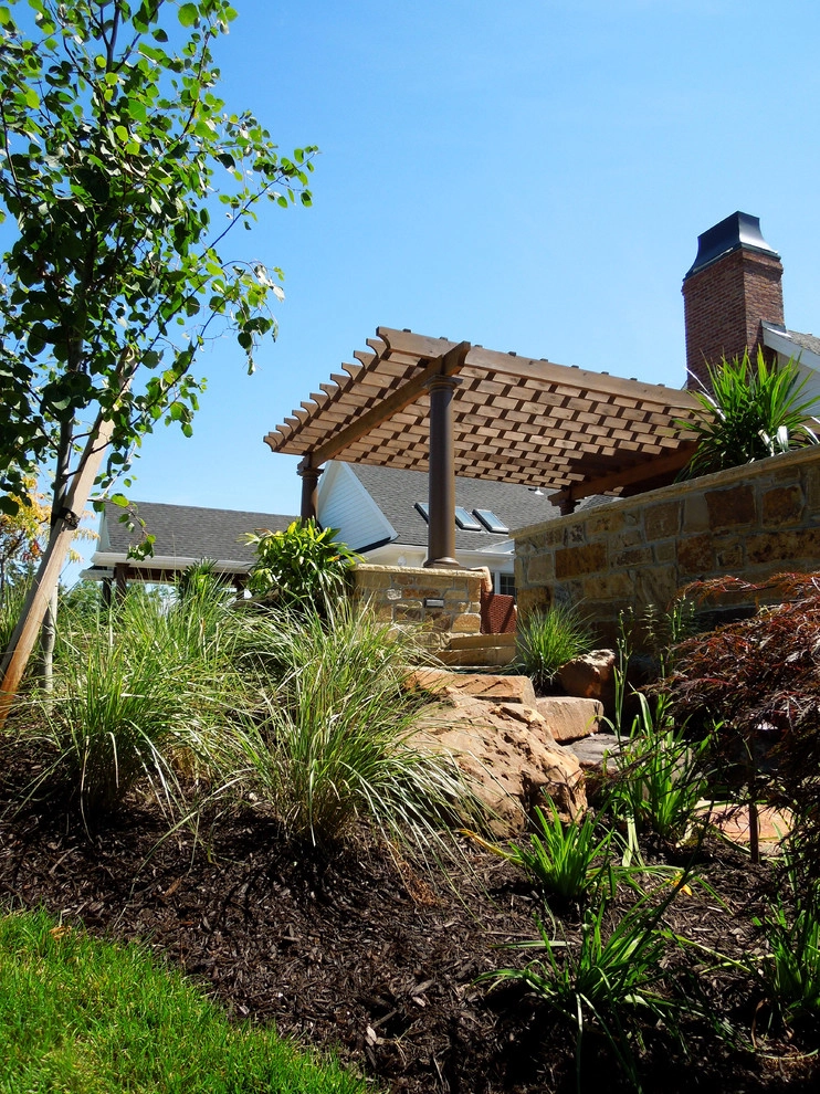 Backyard Retreat by Lanoha Nurseries - Photo 9