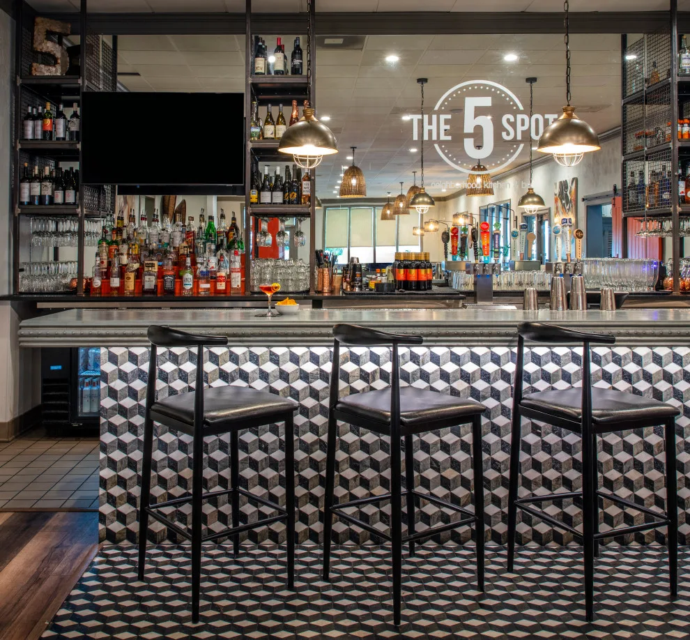 Zinc Retail Bar Surface by La Bastille - Photo 2