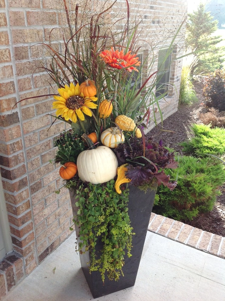 Seasonal Decor by Lawncare By Walter, Inc. - Photo 9