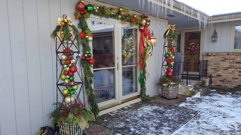 Seasonal Decor by Lawncare By Walter, Inc. - Photo 7