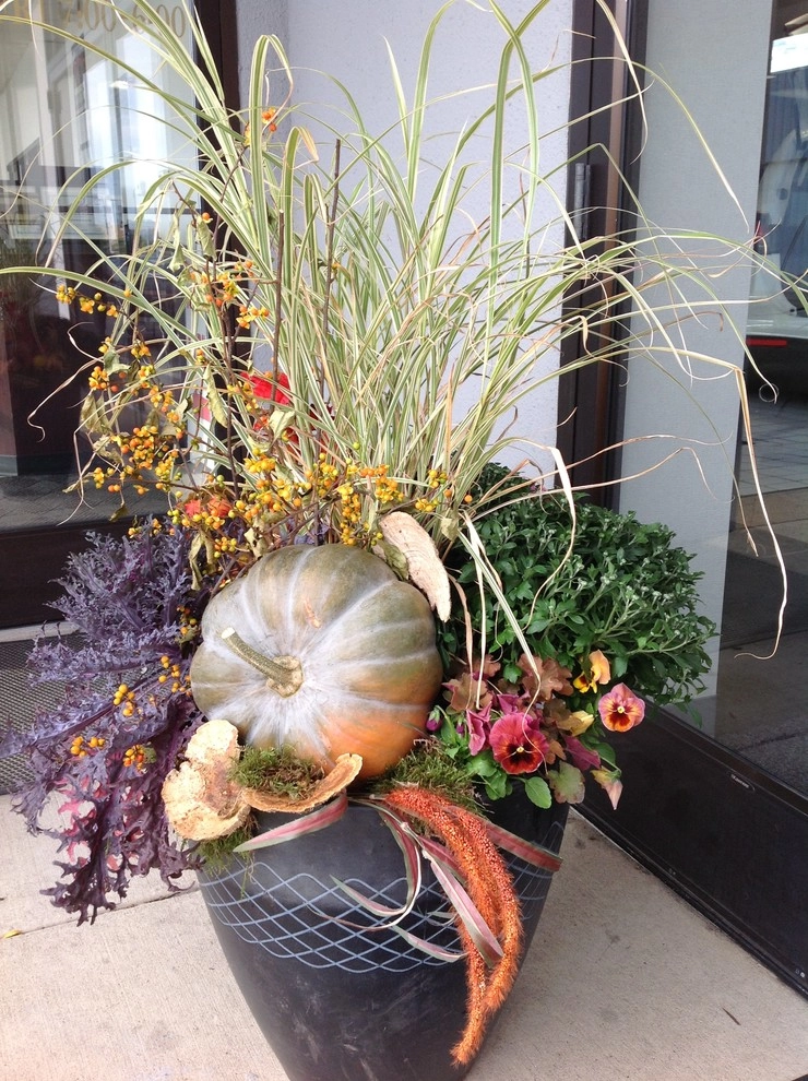 Seasonal Decor by Lawncare By Walter, Inc. - Photo 20