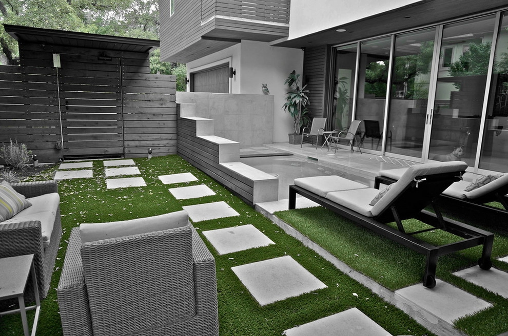 Modern Home with Artifical Turf Courtyard by LawnPop Artificial Turf - Photo 3