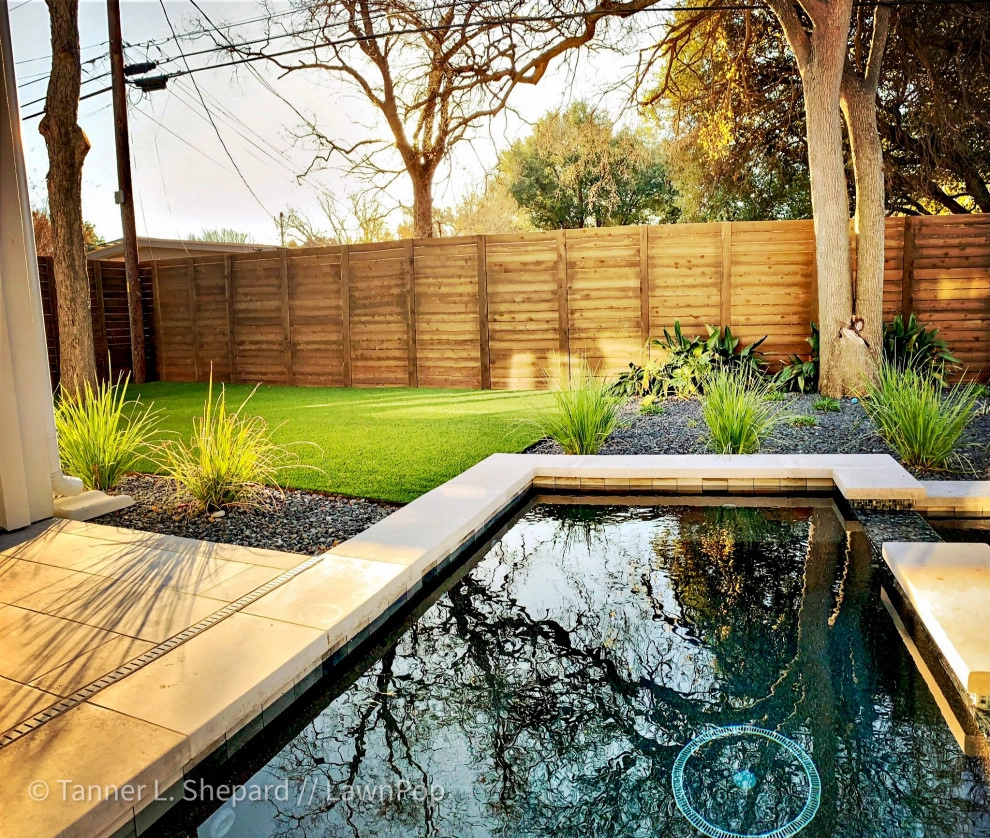 Pools with LawnPop artificial turf by LawnPop Artificial Turf - Photo 22