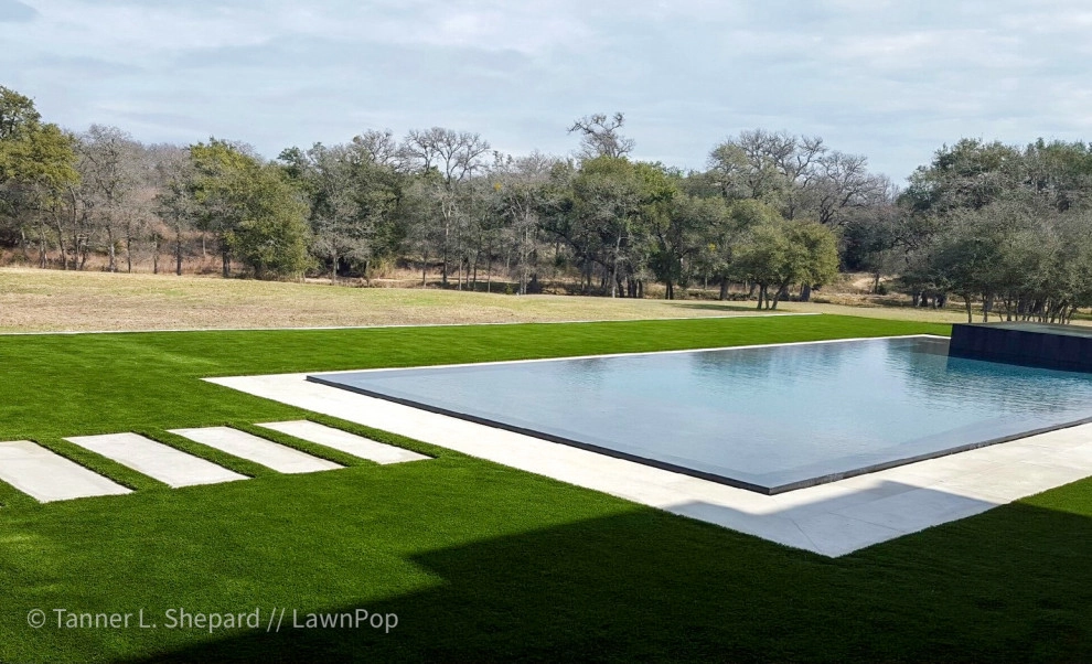 Pools with LawnPop artificial turf by LawnPop Artificial Turf - Photo 46