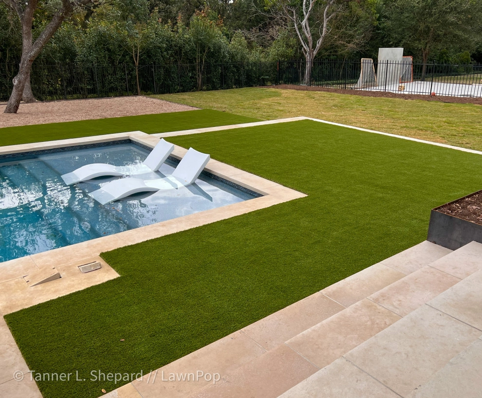 Pools with LawnPop artificial turf by LawnPop Artificial Turf - Photo 14