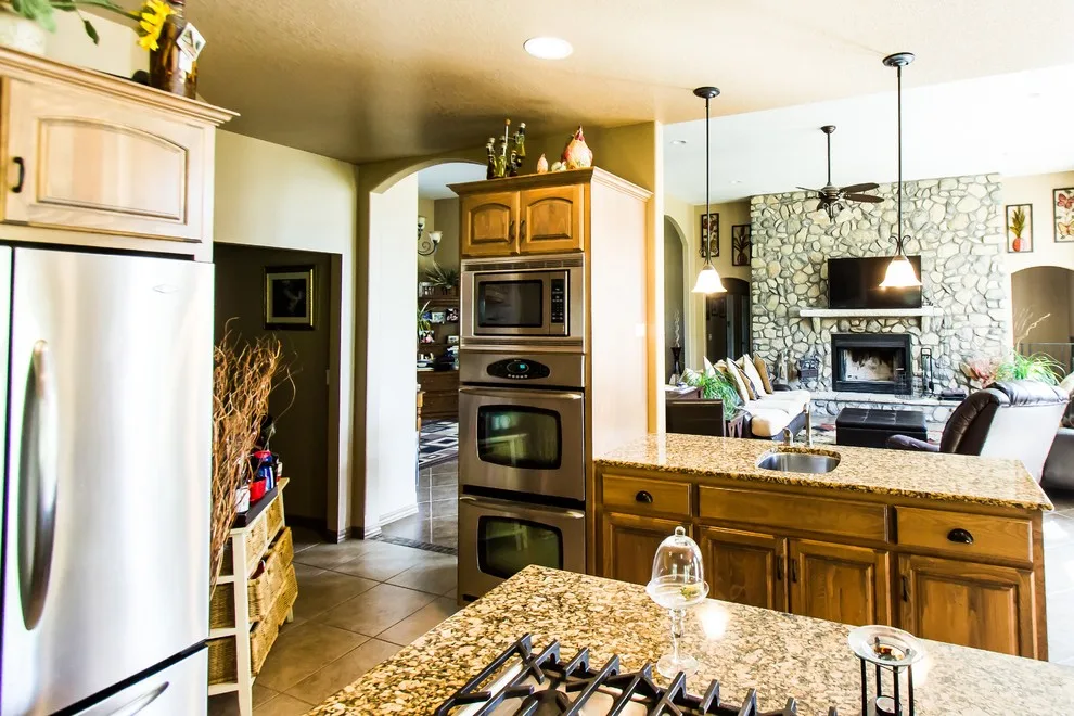 Velasco Contemporary Kitchen Design by Robbins Construction - Photo 2