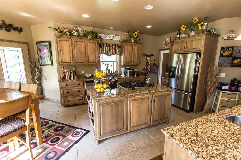 Velasco Contemporary Kitchen Design by Robbins Construction - Photo 3