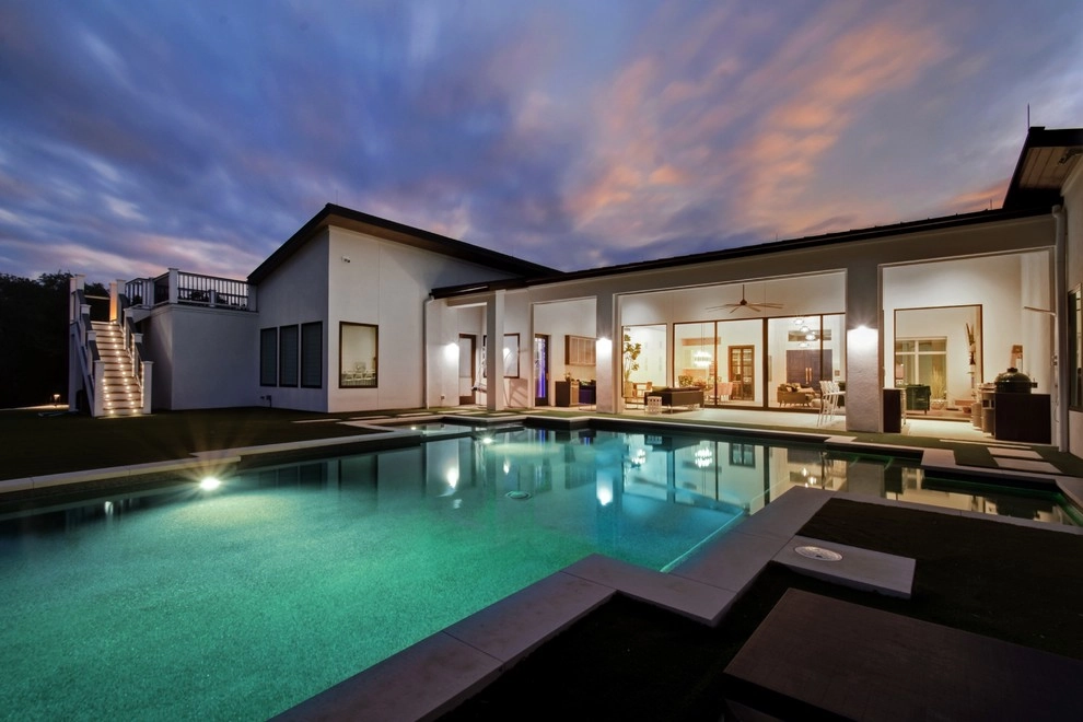 Modern Pool Home in Austin Texas by LawnPop Artificial Turf - Photo 5