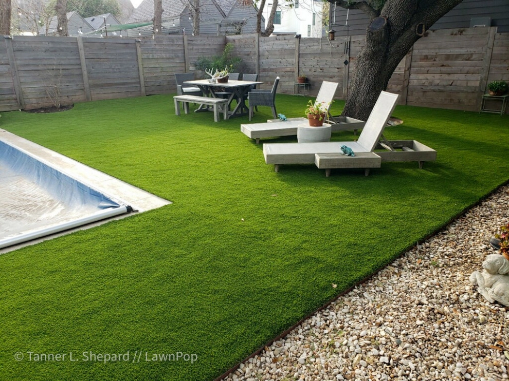 Pools with LawnPop artificial turf by LawnPop Artificial Turf - Photo 36