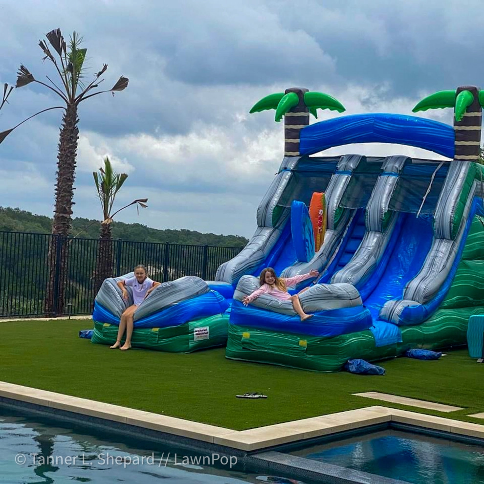Pools with LawnPop artificial turf by LawnPop Artificial Turf - Photo 4