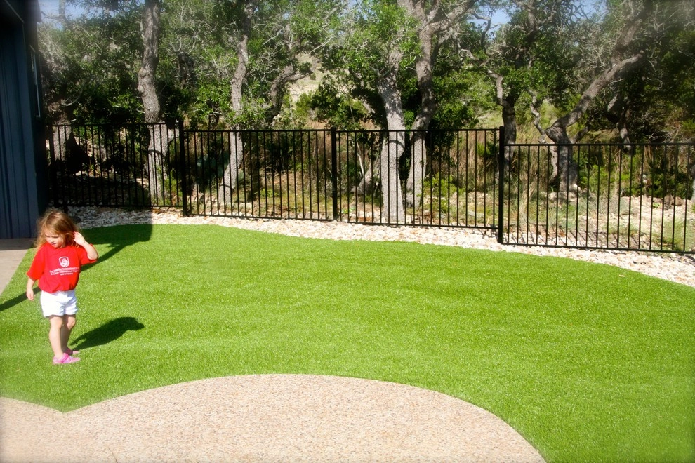 Dripping Springs Texas project by LawnPop Artificial Turf - Photo 2