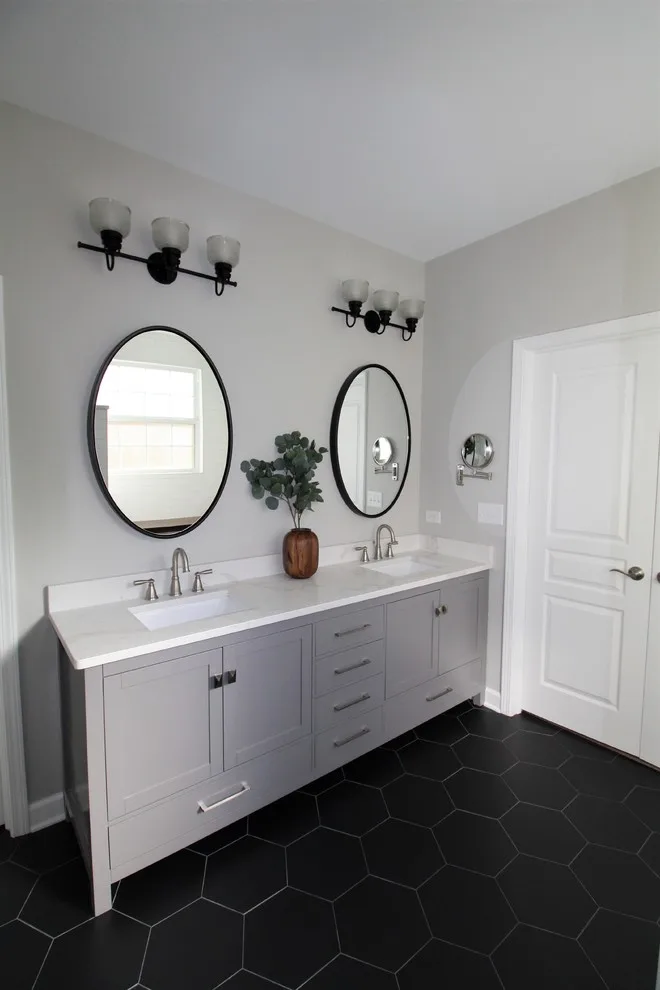 Nordic Bathroom by Fredenhagen Remodel & Design - Photo 5