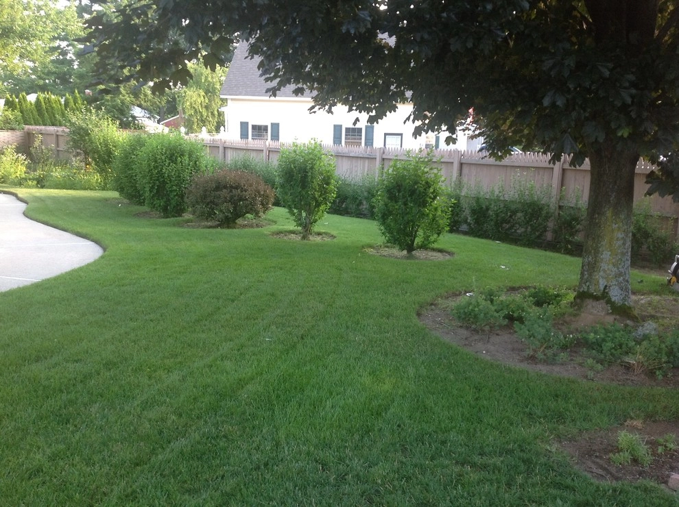 New Hampshire Lawns by Lawn Dawg - Photo 8