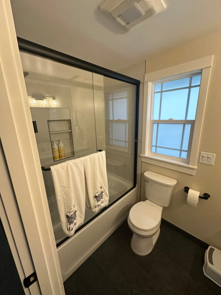 Greenlake Bathroom Project - 2 in Seattle by Contemporary Quarters - Photo 4